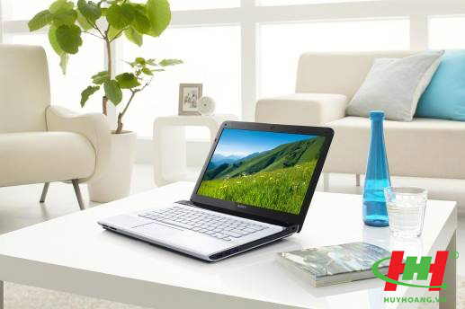 Máy tính xách tay Laptop Sony SVE15133CV (Trắng/ Đen)