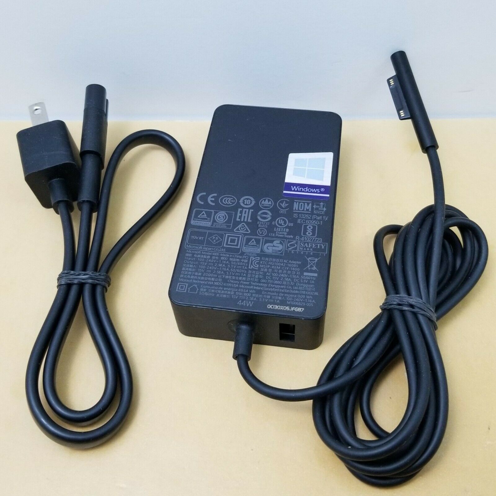 Adapter Sạc Surface Pro 3 15V-4A,  5V-1A 65W