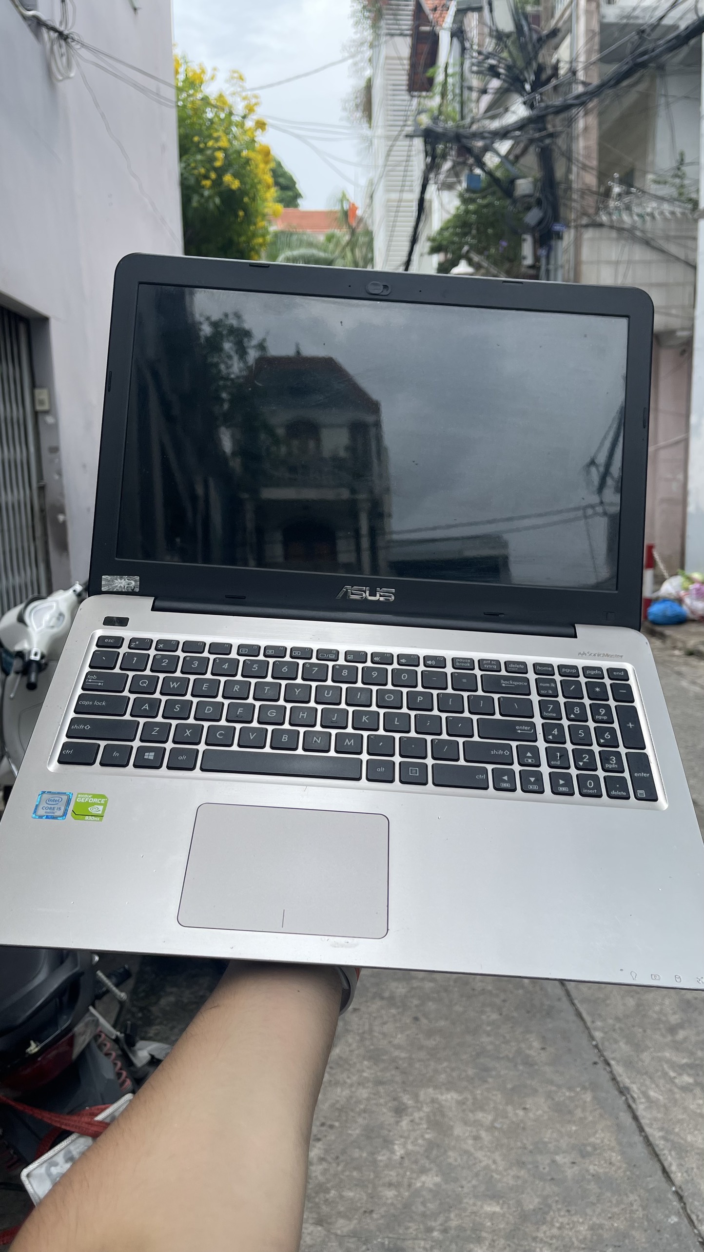 Laptop cũ ASUS A556UR DM094D /I5-6200U/ RAM 4G *2=8GB/ SSD 120GB + HDD500GB / LCD15.6/ sạc
