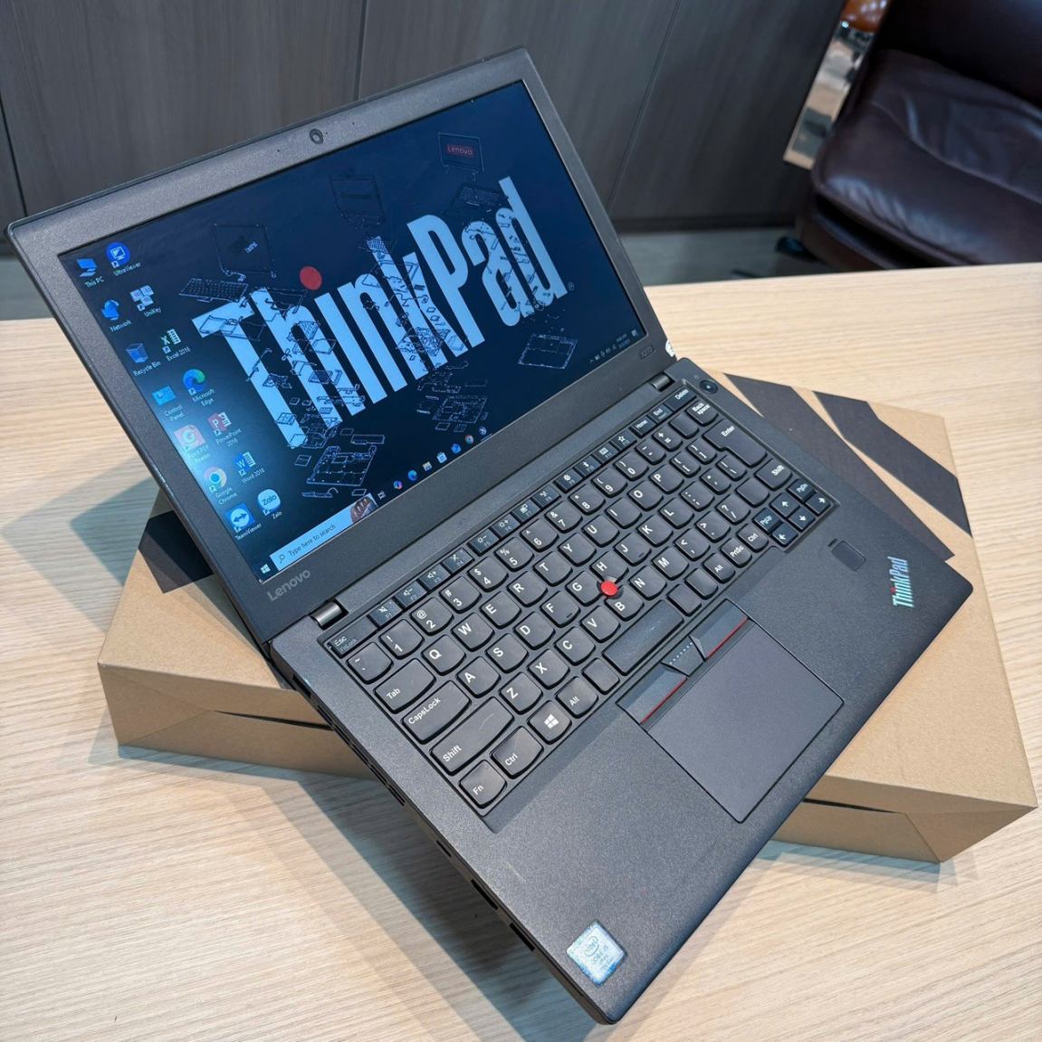 Laptop Lenovo ThinkPad X270 / Intel® Core™ i5-6300U / 8GB DDR4 2133MHz /M.2 SATA 128GB /Intel® UHD Graphics 650 / 4Cells / 12.5 FHD  / Mới 93% trở lên