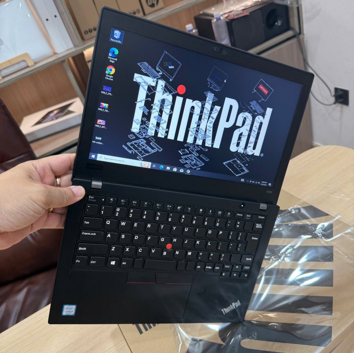 Laptop Lenovo ThinkPad X280 / Intel® Core™ i5-8250U / 8GB DDR4 2400MHz /M.2 SATA 128GB /Intel® UHD Graphics 620 / 4Cells / 12.5 FHD / Mới 93% trở lên
